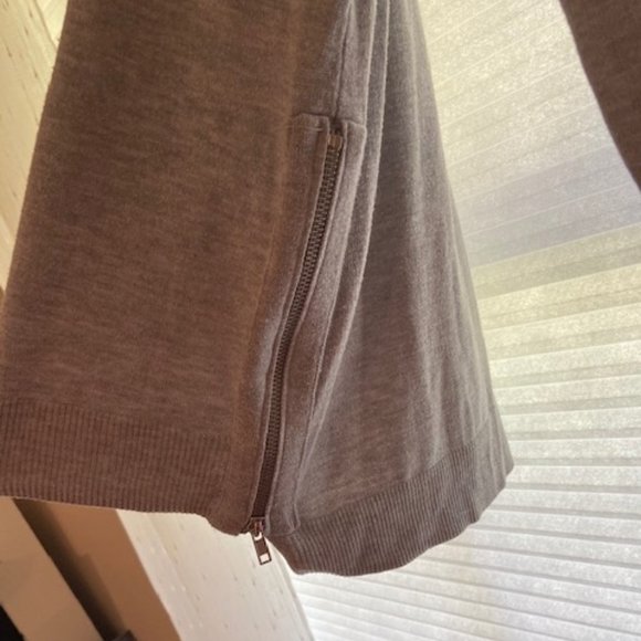 Sweater - Picture 3 of 3